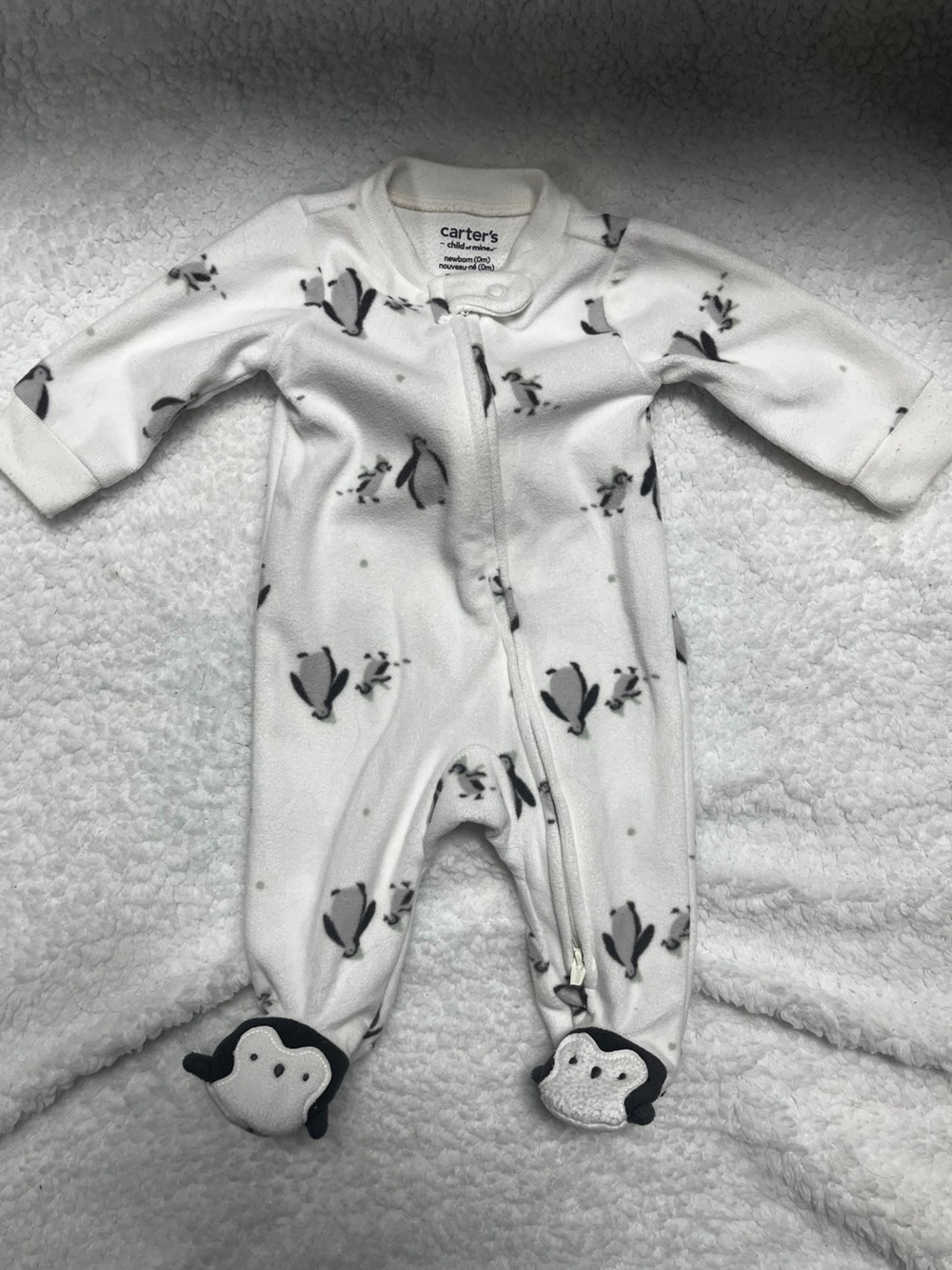 4/25$ Carter’s unisex White Penguin Print 2 way Zip-Up footed Pajamas